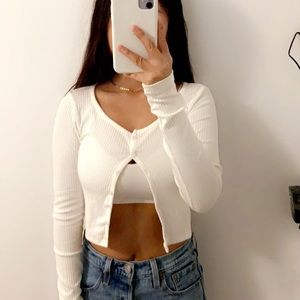 White long-sleeve crop top